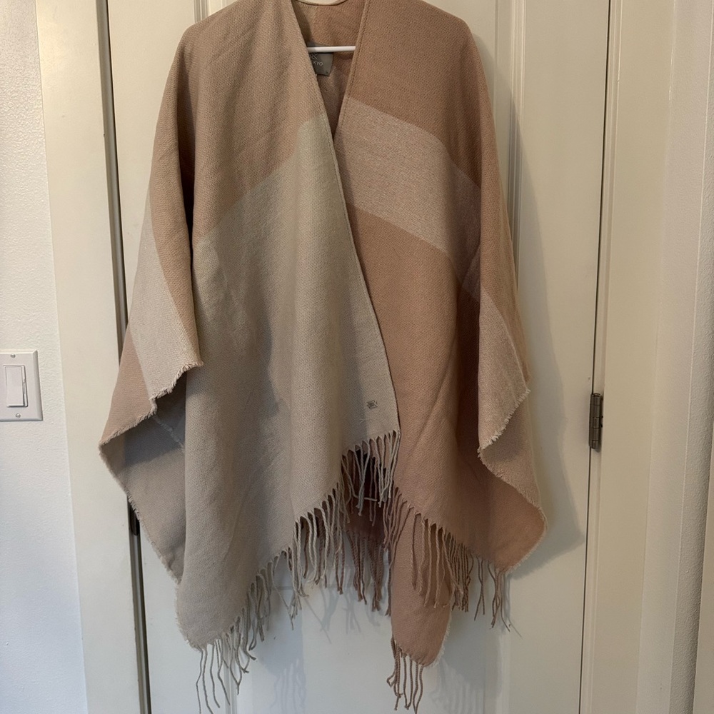 Soia & Kyo Cream & Pink Toned Poncho